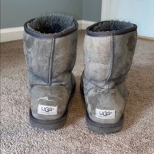 Gray ugg boots !!